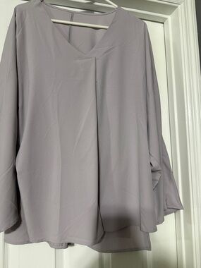 Women's Lavender V-Neck Long Sleeve Blouse
